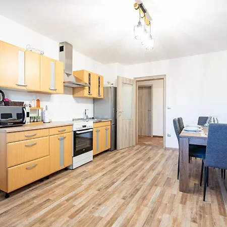 Molnar Apartment Zirovnica