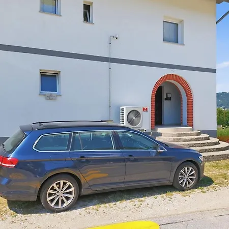 Molnar Apartment